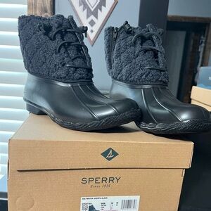 Women’s sperry boots